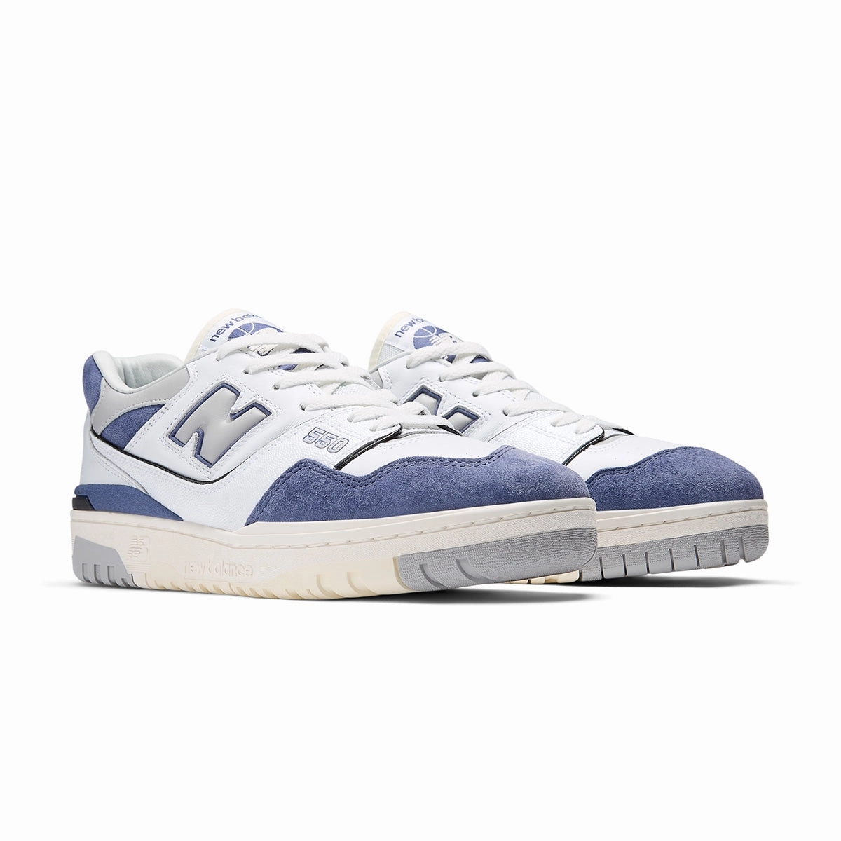 550 'White Navy' New Balance sneaker close-ups