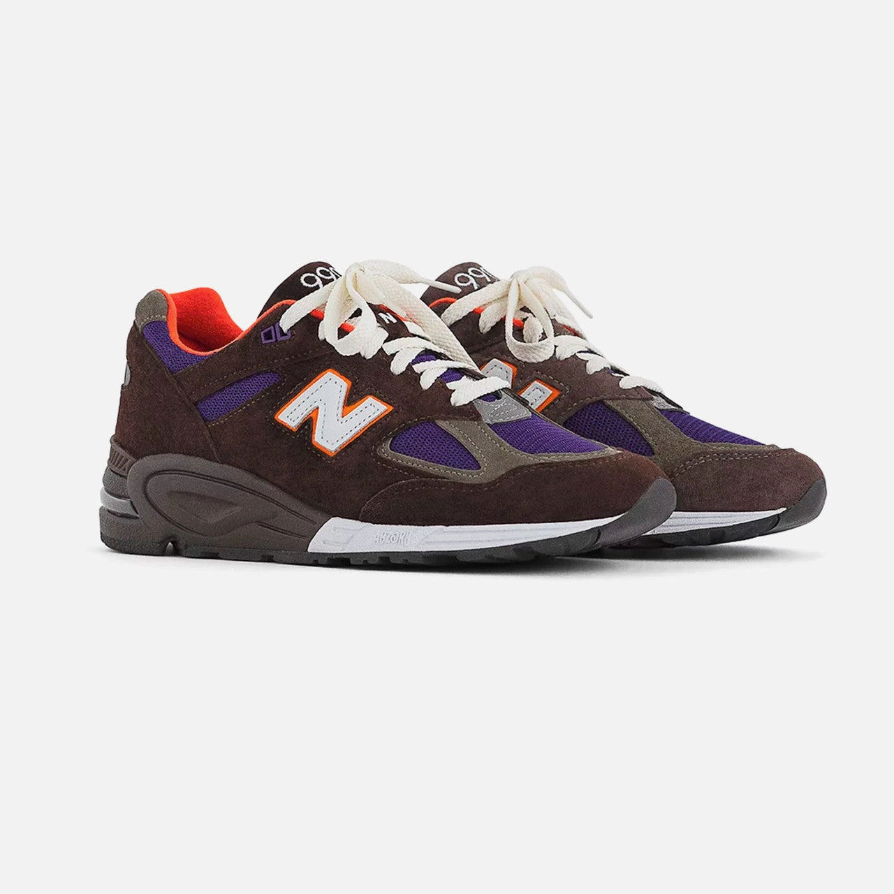 990v2 Nike Max 1 sneakers