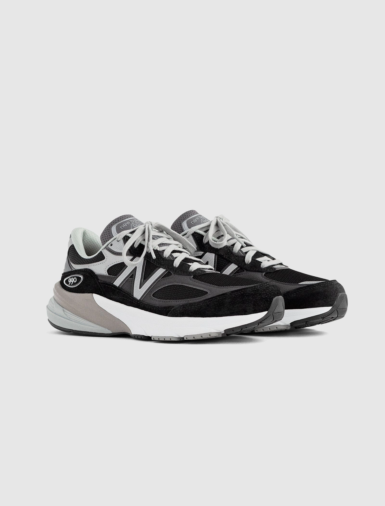 990V6 "BLACK/GREY" Nike Air Force One