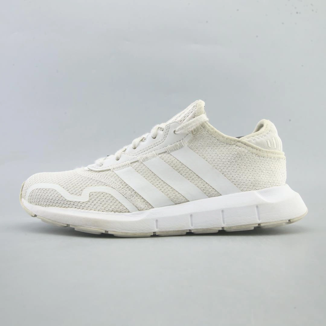 ADIDAS  SWIFT RUN X Adidas performance runners