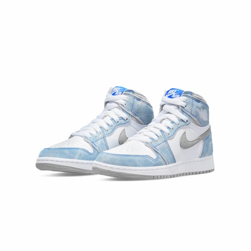 Air Jordan 1 High GS Hyper Royal Smoke Grey Air Jordan retro sneakers for street style