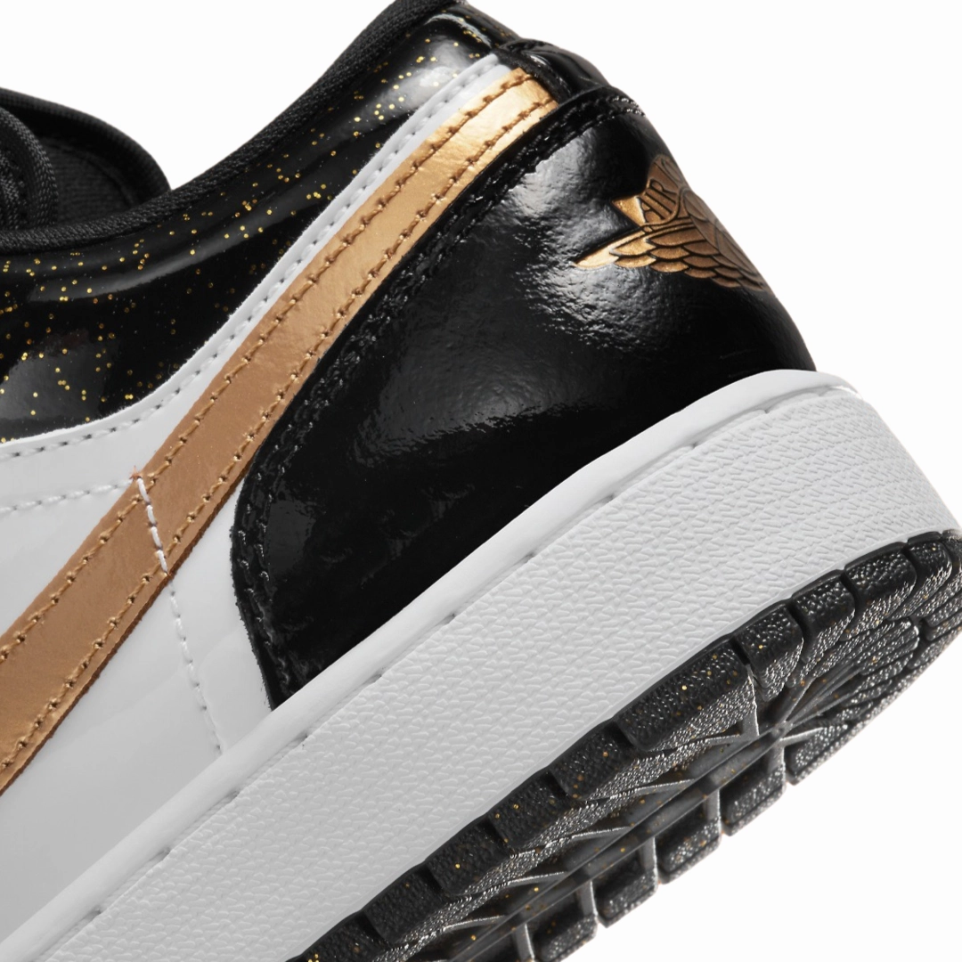 Air Jordan 1 Low GS Gold Toe Metallic Gold Black White Basketball Shoes