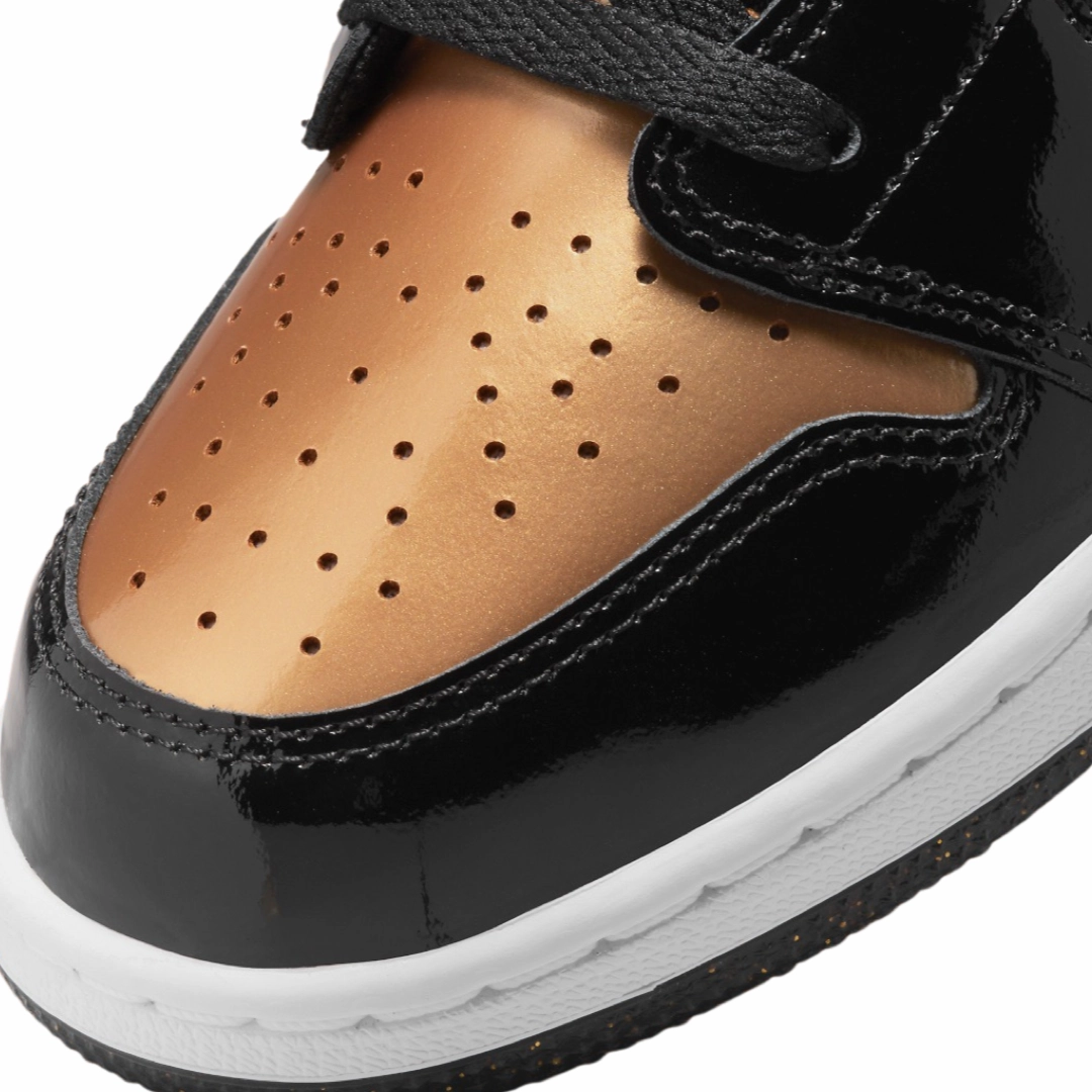 Air Jordan 1 Low GS Gold Toe Metallic Gold Black White Basketball Shoes