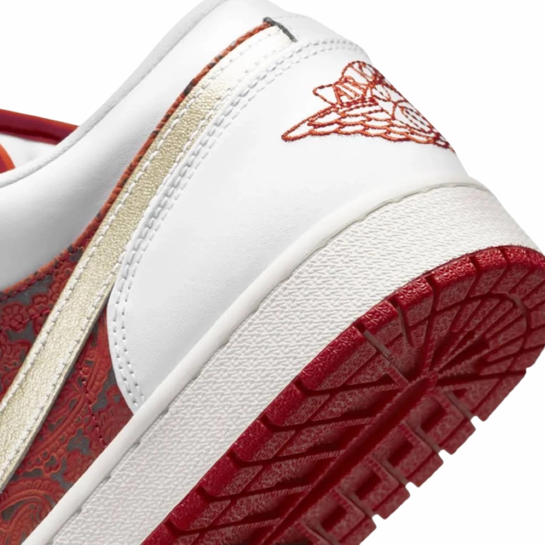 Air Jordan 1 Low Spades White Metallic Gold University Red Sail Basketball Shoes
