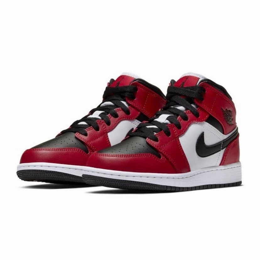 Air Jordan 1 Mid GS Chicago Black Toe Black Gym Red Air Jordan retro sneakers for street style