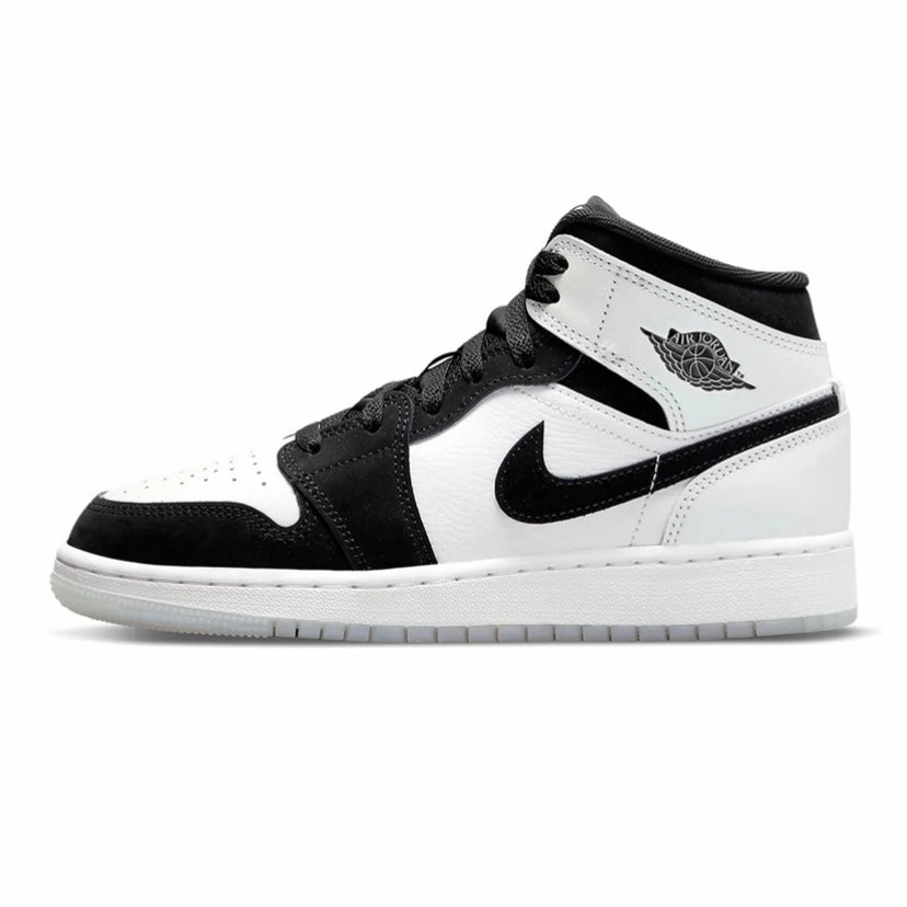 Air Jordan 1 Mid GS Diamond Pearl White Black Air Jordan basketball shoes with classic look