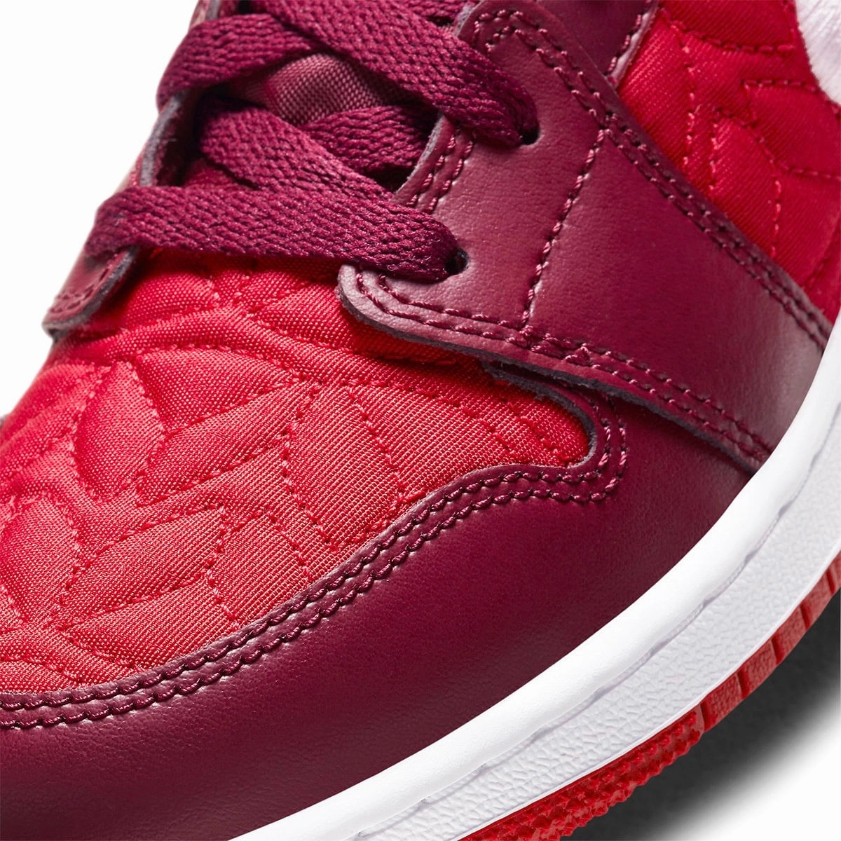 Air Jordan 1 Mid GS SE Pink Foam Red Quilt Retro Sneakers