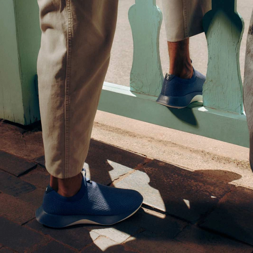 Allbirds Tree Dasher Relay -  Hazy Indigo (Blizzard Sole) sleek everyday shoe design