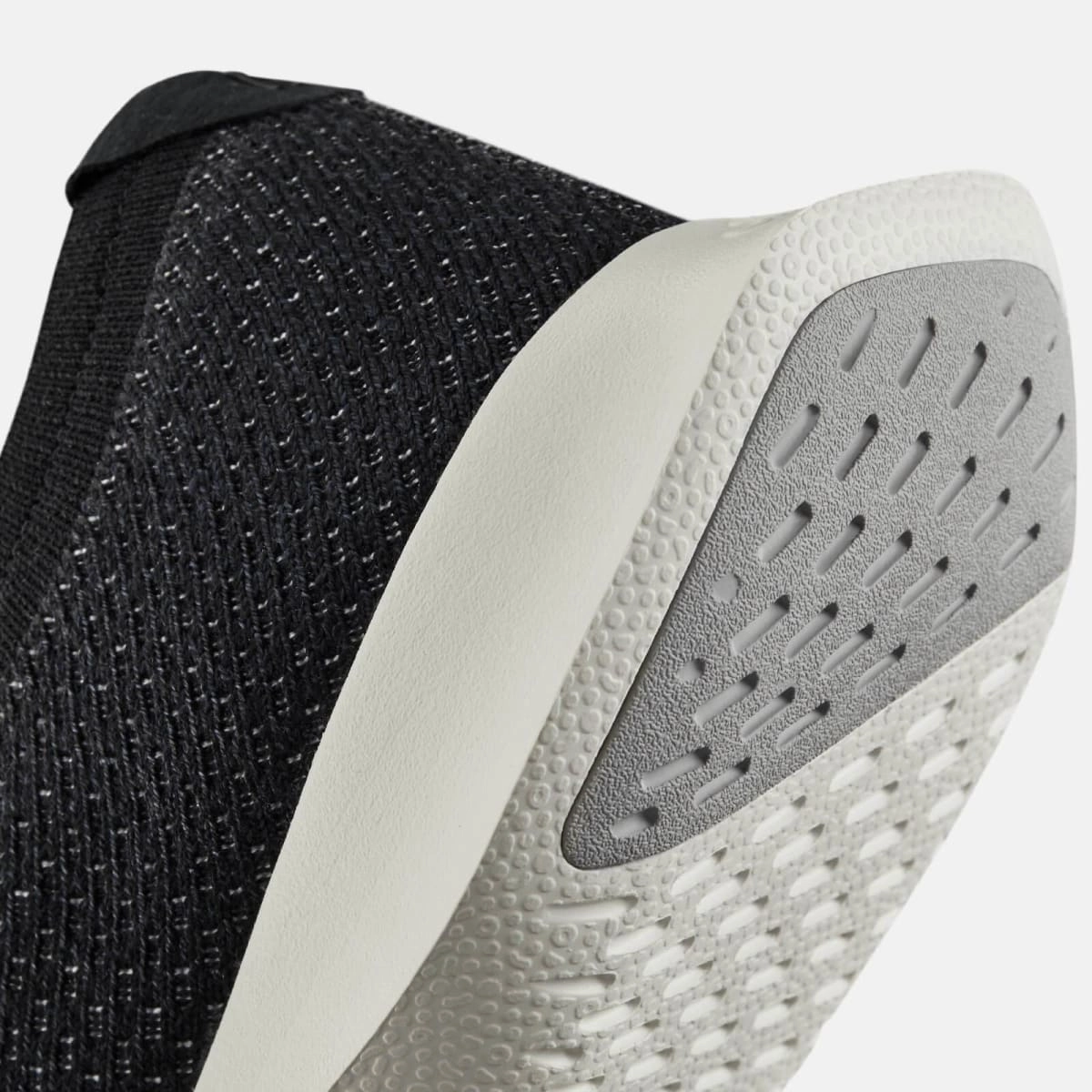 Allbirds Tree Dashers - CLASSICS: Black Thunder (Black Upper / White Sole) sleek everyday shoe design