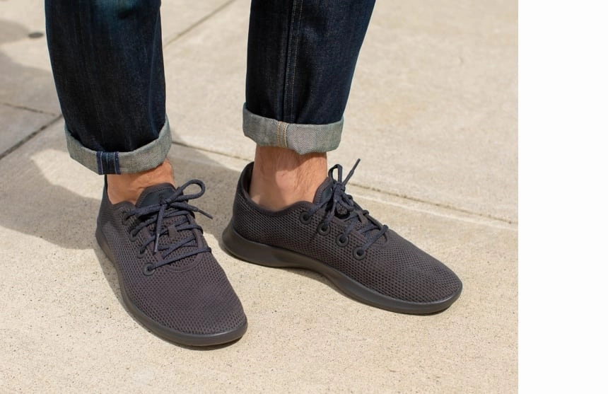 Allbirds Tree Runners - Charcoal (Charcoal Sole) sleek everyday shoe design