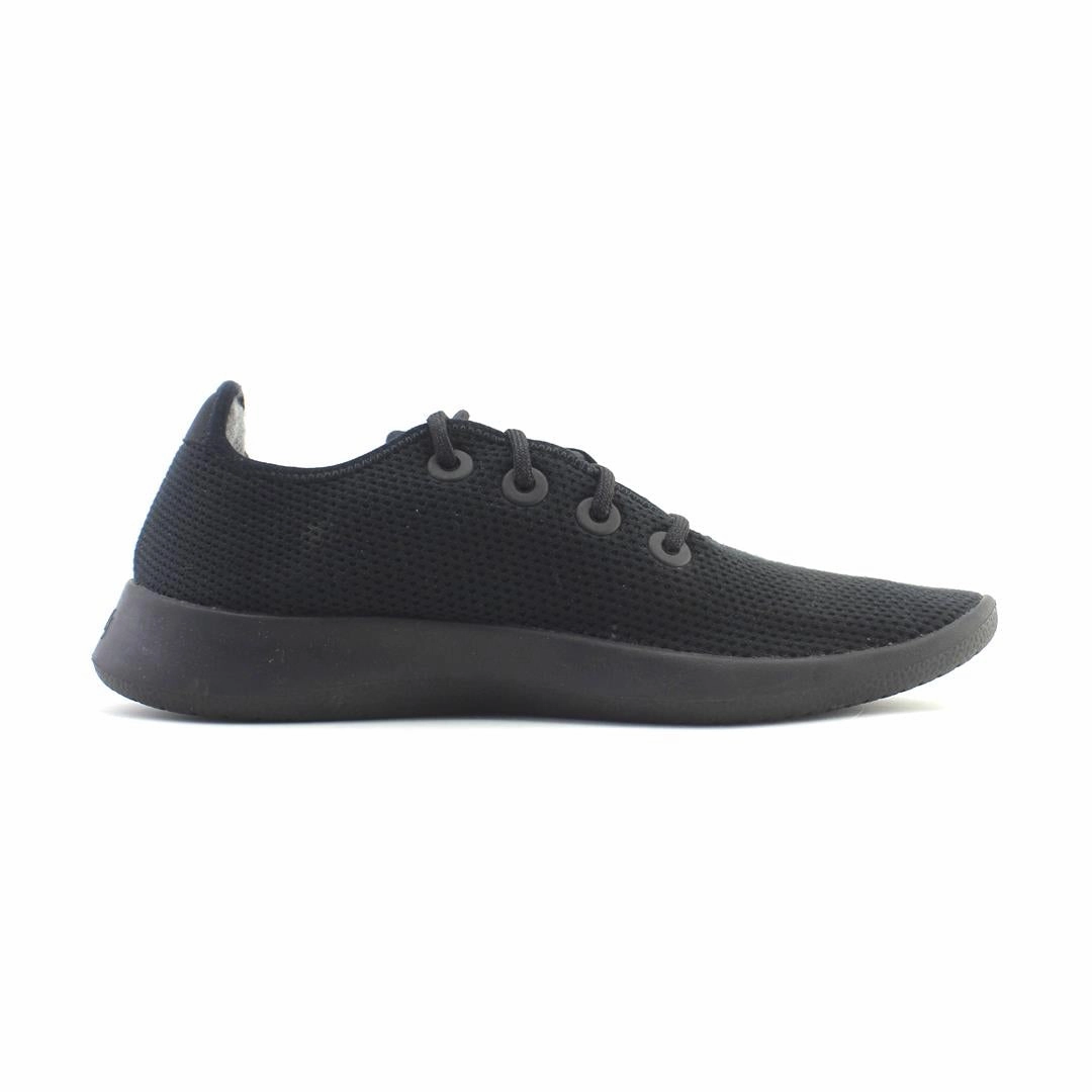 Allbirds Tree Runners - CLASSICS: Jet Black (Black Sole) EX sleek everyday shoe design