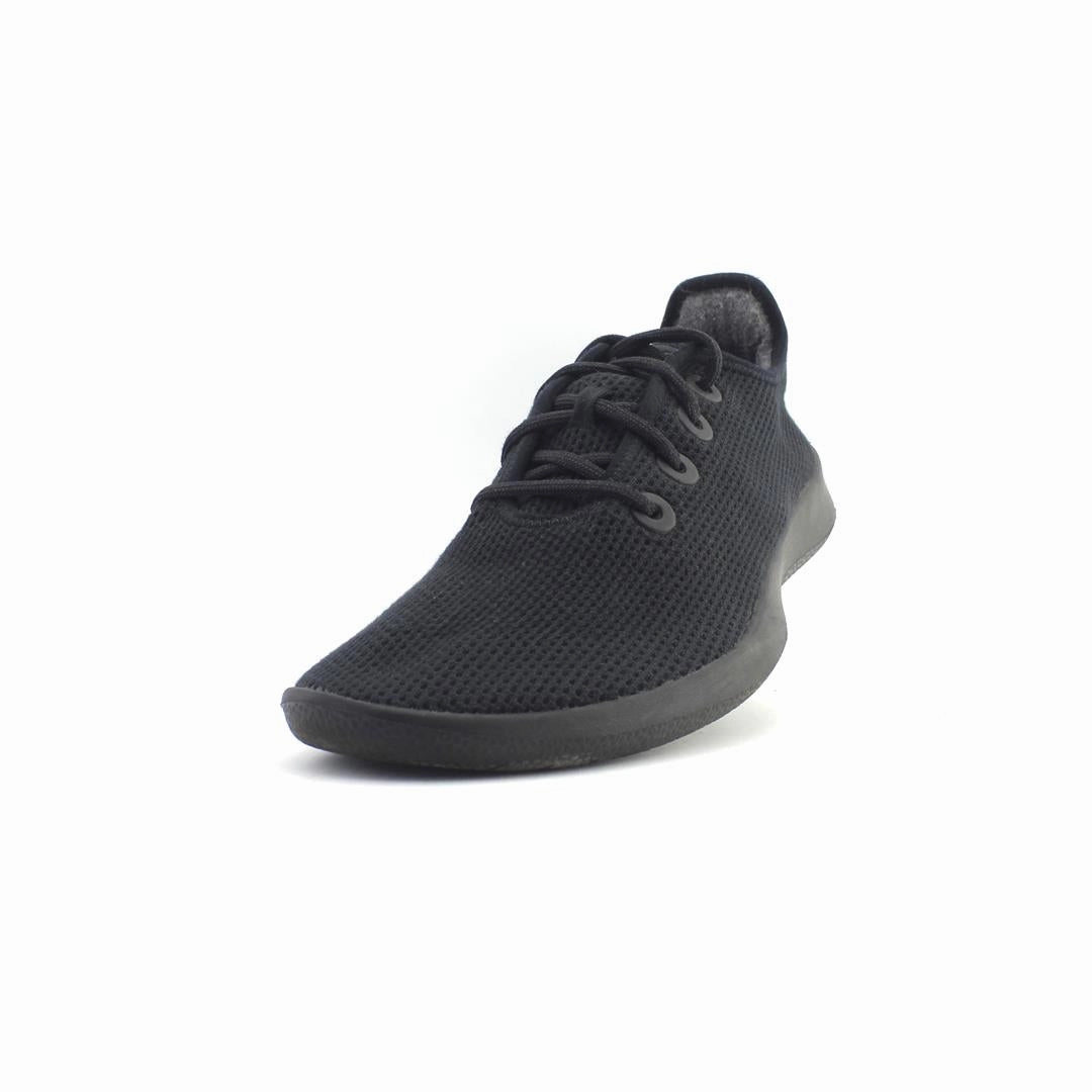 Allbirds Tree Runners - CLASSICS: Jet Black (Black Sole) EX sleek everyday shoe design