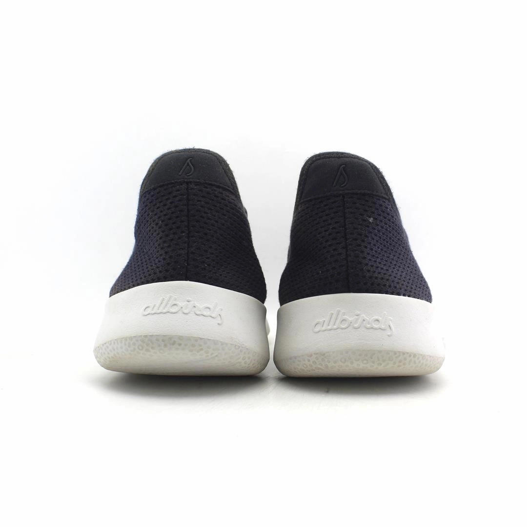 Allbirds Tree Runners - LIMITED EDITION: Dark Black (White Sole) EX sleek everyday shoe design