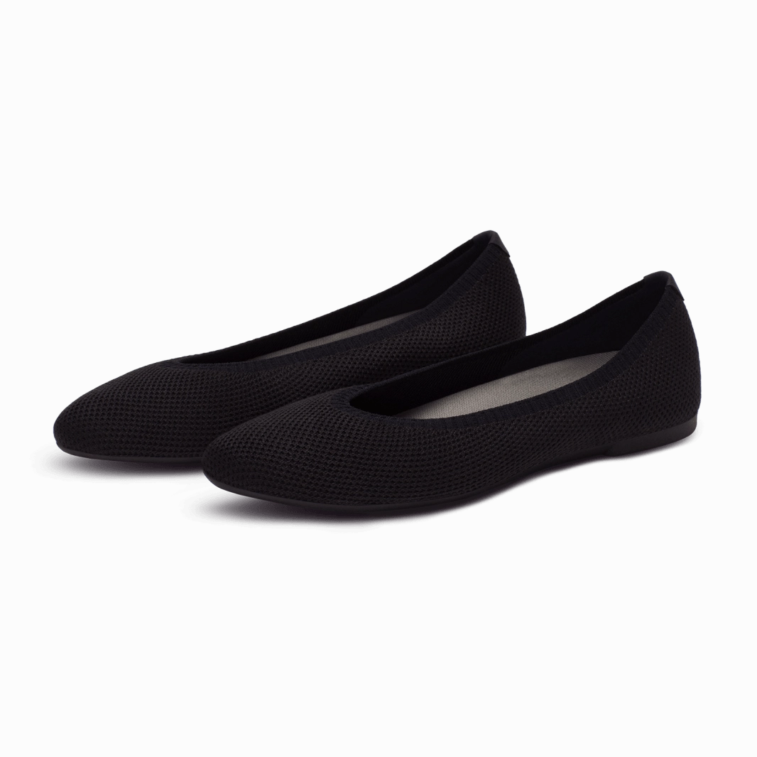 Allbirds Women's Tree Breezer Point - LIMITED EDITION: Natural Black (Natural Black Sole) sleek everyday shoe design