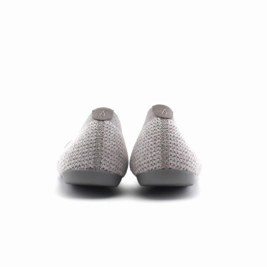 Allbirds Women's Tree Breezers - LIMITED EDITION: (gray sole) sleek everyday shoe design
