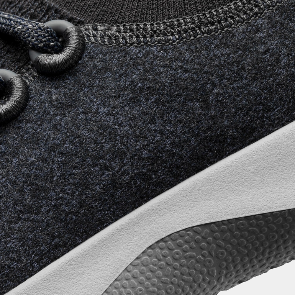 Allbirds Wool Dasher Mizzles - LIMITED EDITION: Kotare Night (Light Grey Sole) sleek everyday shoe design
