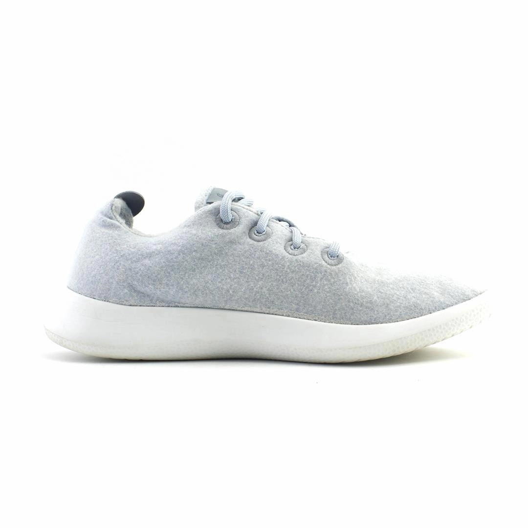 Allbirds Wool Runners - LIMITED EDITION : Frost (Pale Blue Sole) EX sleek everyday shoe design