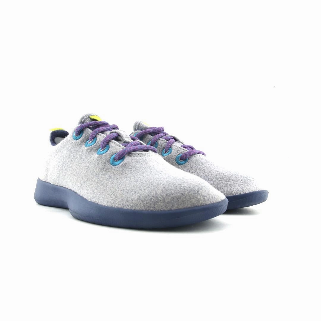 Allbirds Wool Runners - LIMITED EDITION : Light Gray (Blue Sole) sleek everyday shoe design