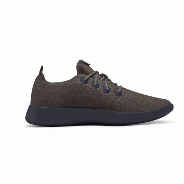 Allbirds Wool Runners - LIMITED EDITION: Coco Bean (Navy Blue Sole) sleek everyday shoe design