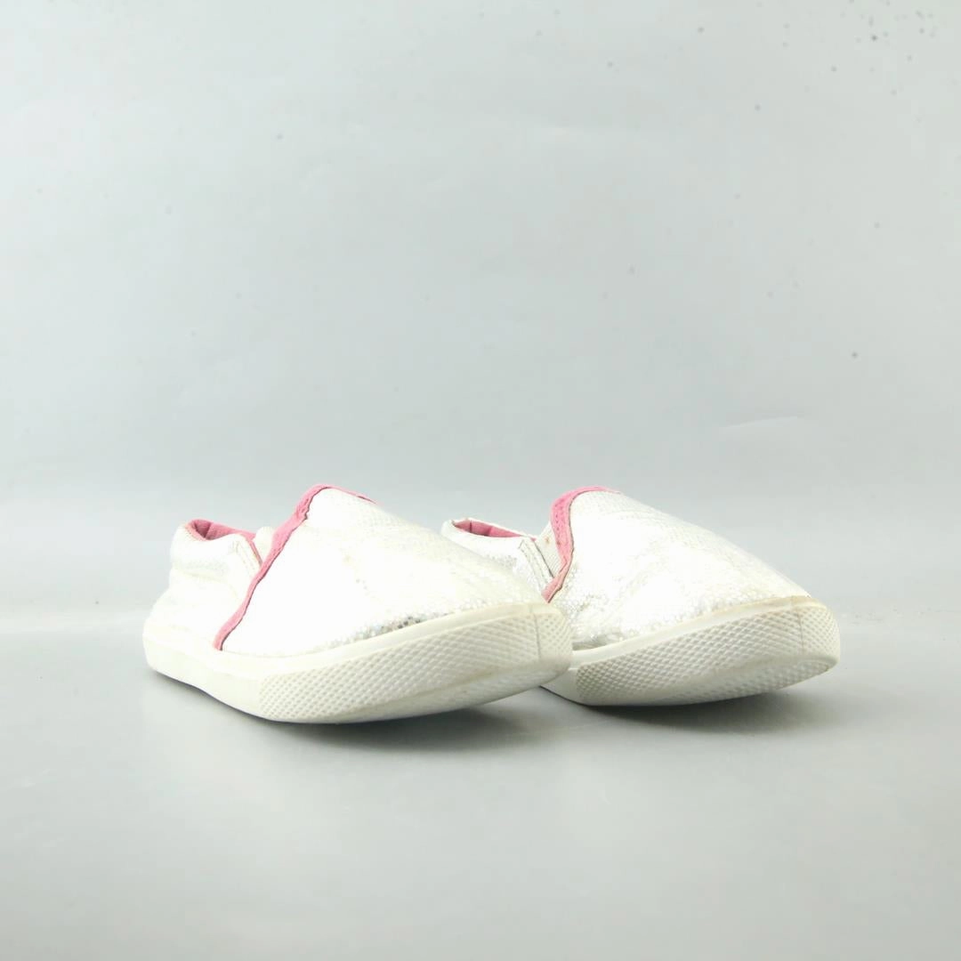 AMERICAN BRAND . classic styled shoe imagery