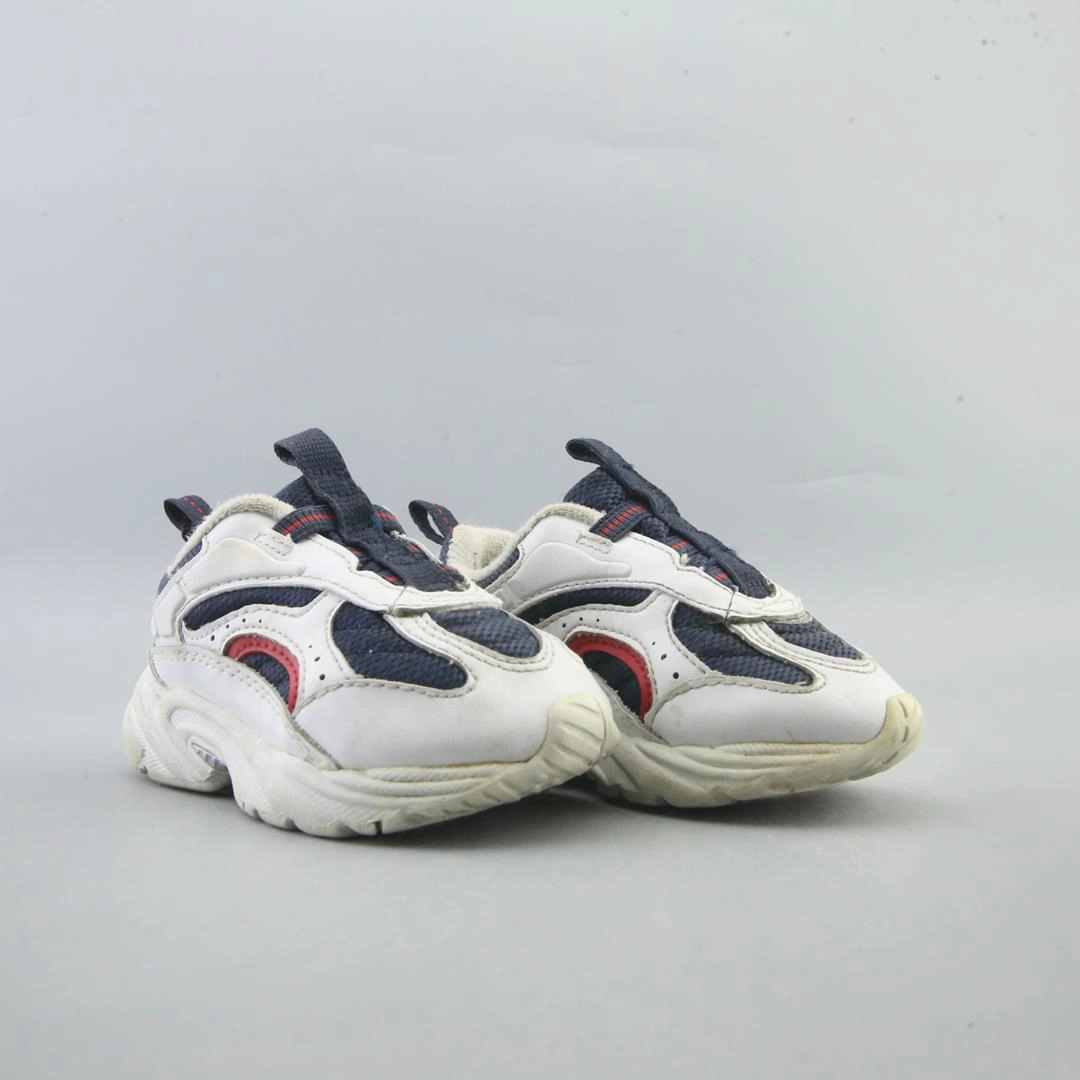 AMERICAN BRAND . classic styled shoe imagery