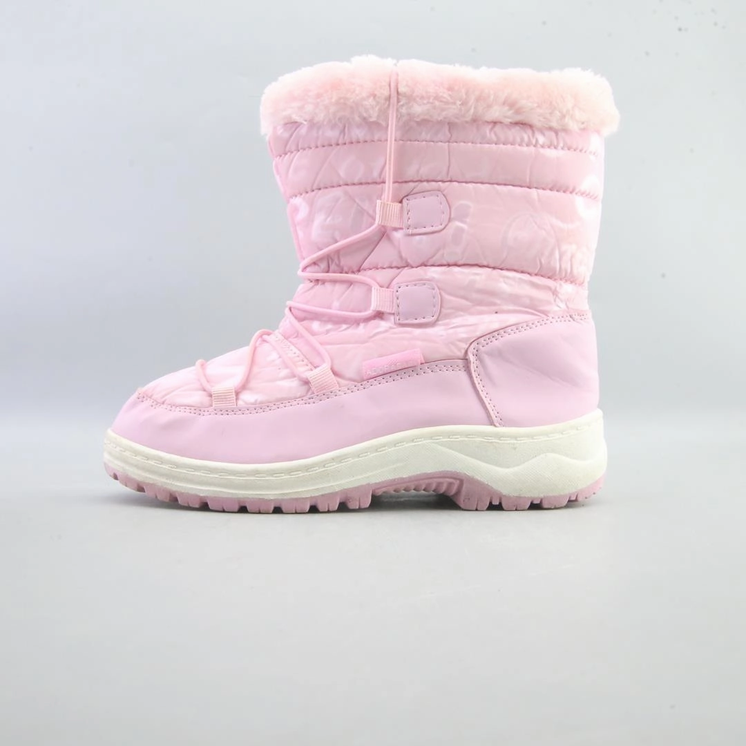 AMERICAN BRAND . classic styled shoe imagery