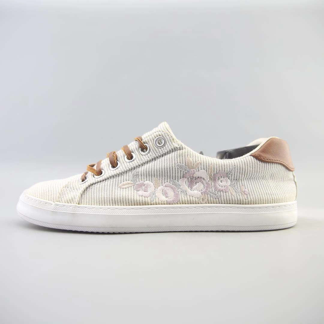 AMERICAN BRAND . American classic shoe designs