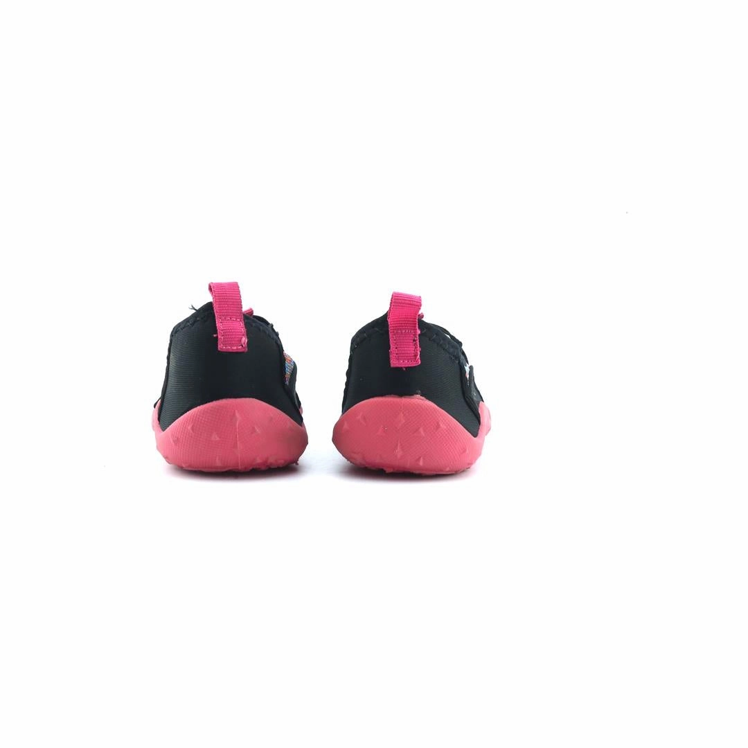 AMERICAN BRAND . classic styled shoe imagery