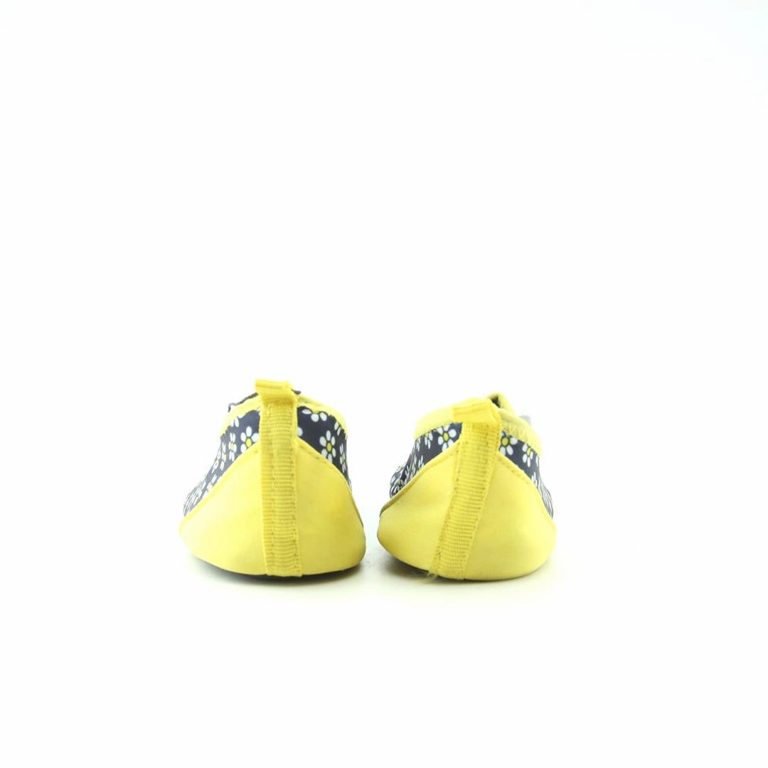 AMERICAN BRAND . classic styled shoe imagery