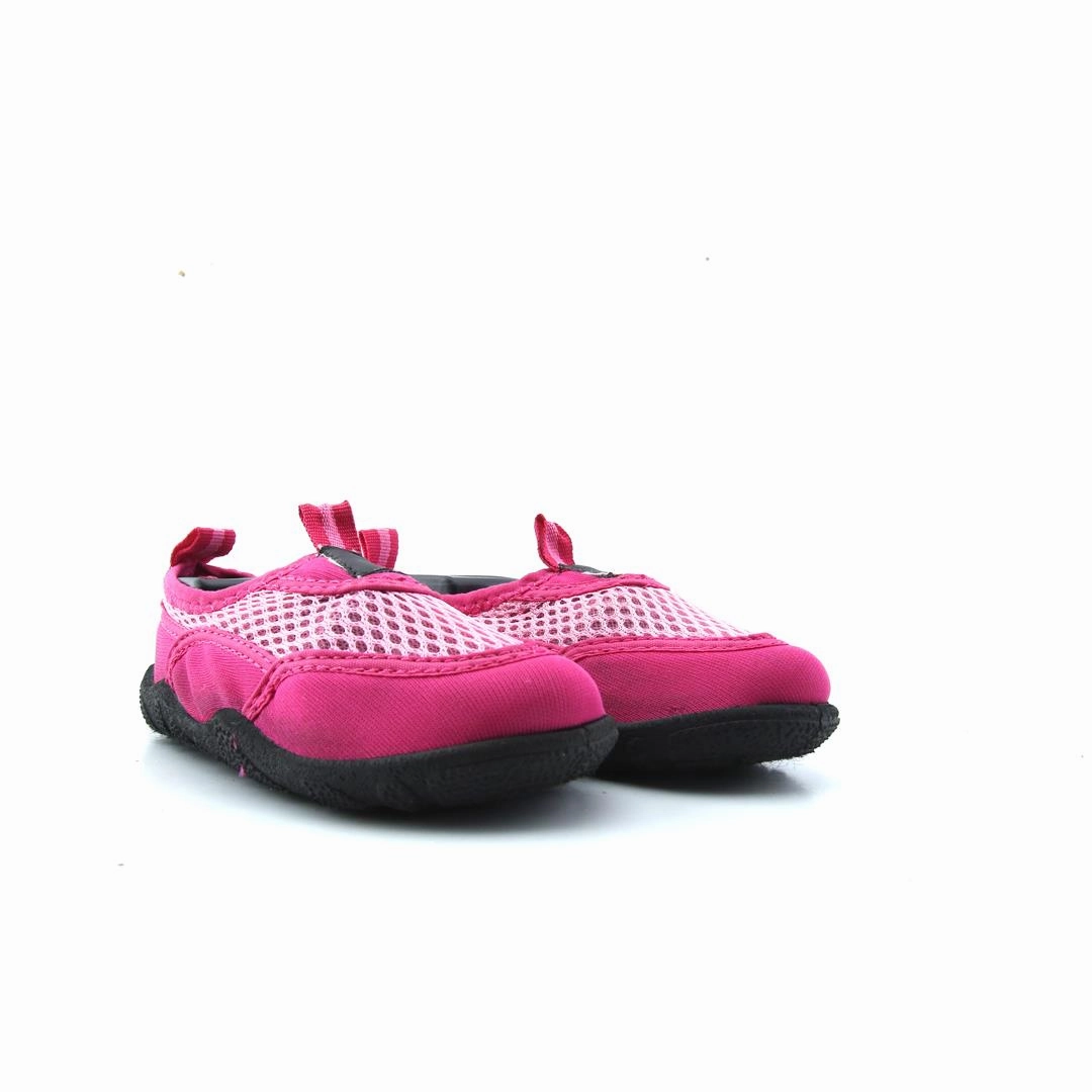 AMERICAN BRAND . classic styled shoe imagery