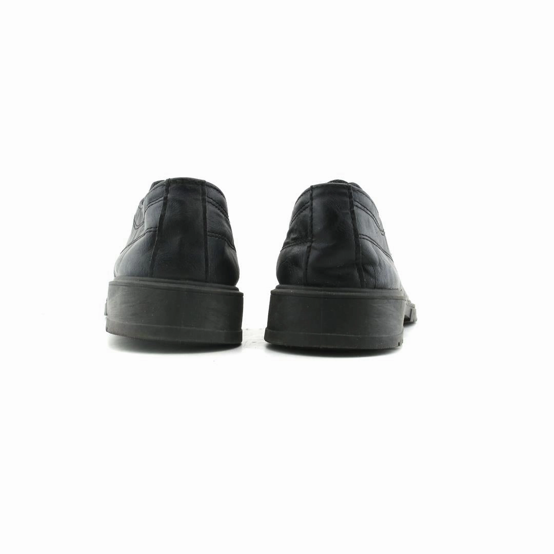 AMERICAN BRAND . classic styled shoe imagery
