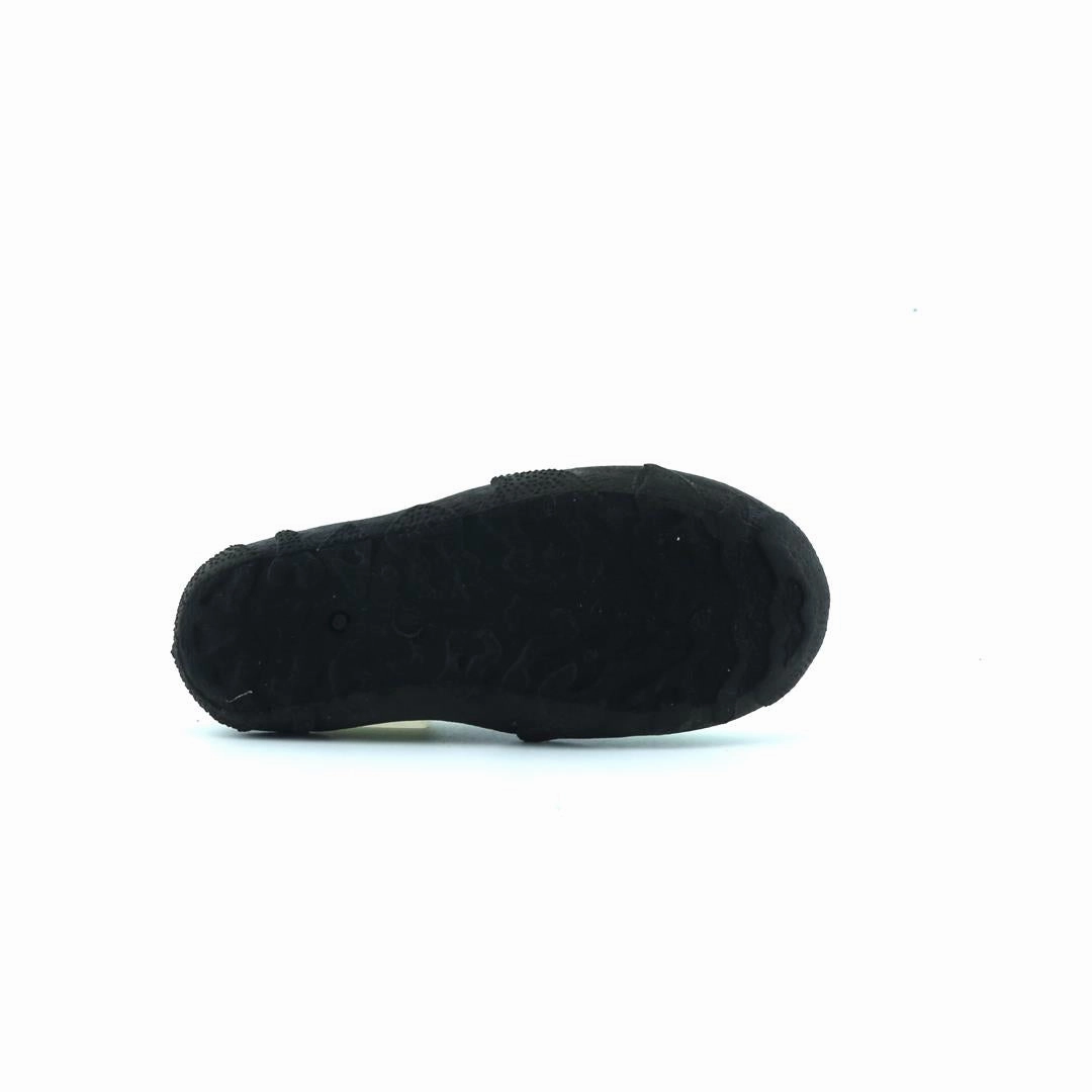 AMERICAN BRAND . classic styled shoe imagery