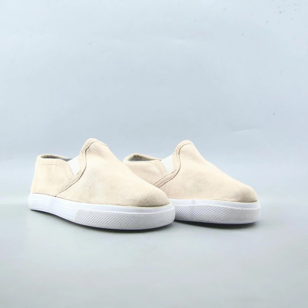AMERICAN BRAND . classic styled shoe imagery