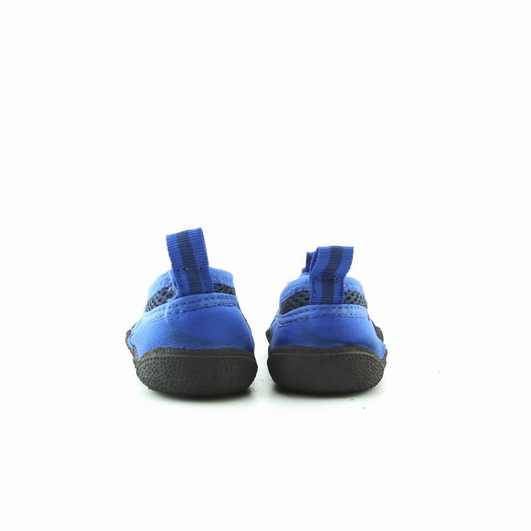 AMERICAN BRAND . classic styled shoe imagery