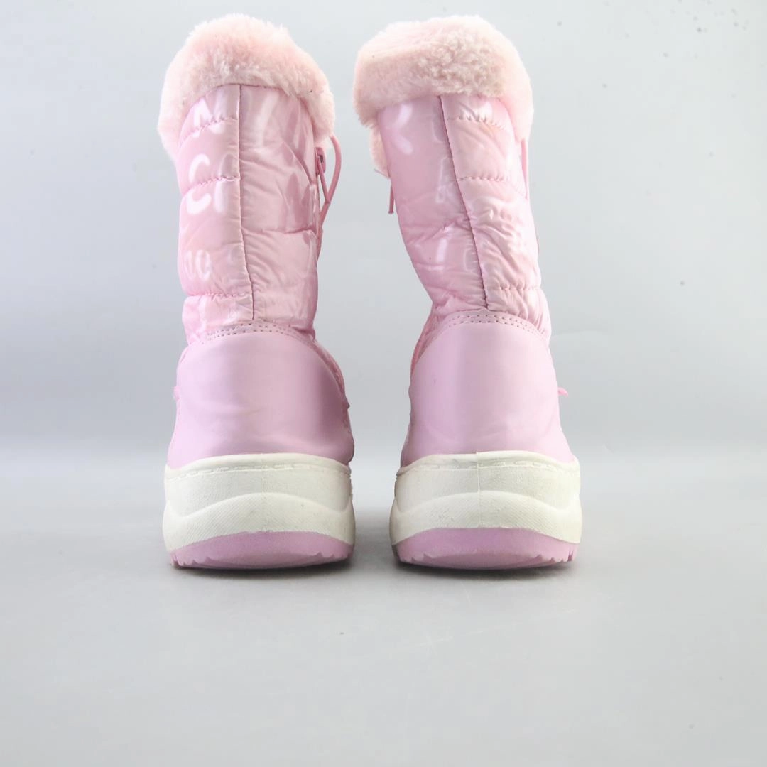 AMERICAN BRAND . classic styled shoe imagery