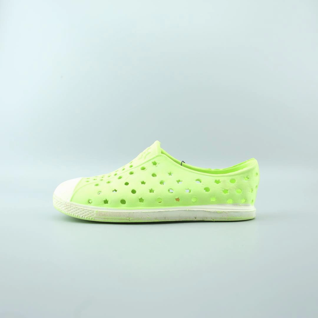 AMERICAN BRAND . classic styled shoe imagery