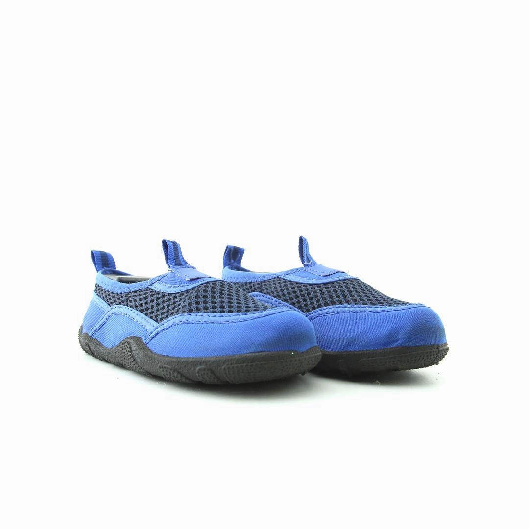 AMERICAN BRAND . classic styled shoe imagery