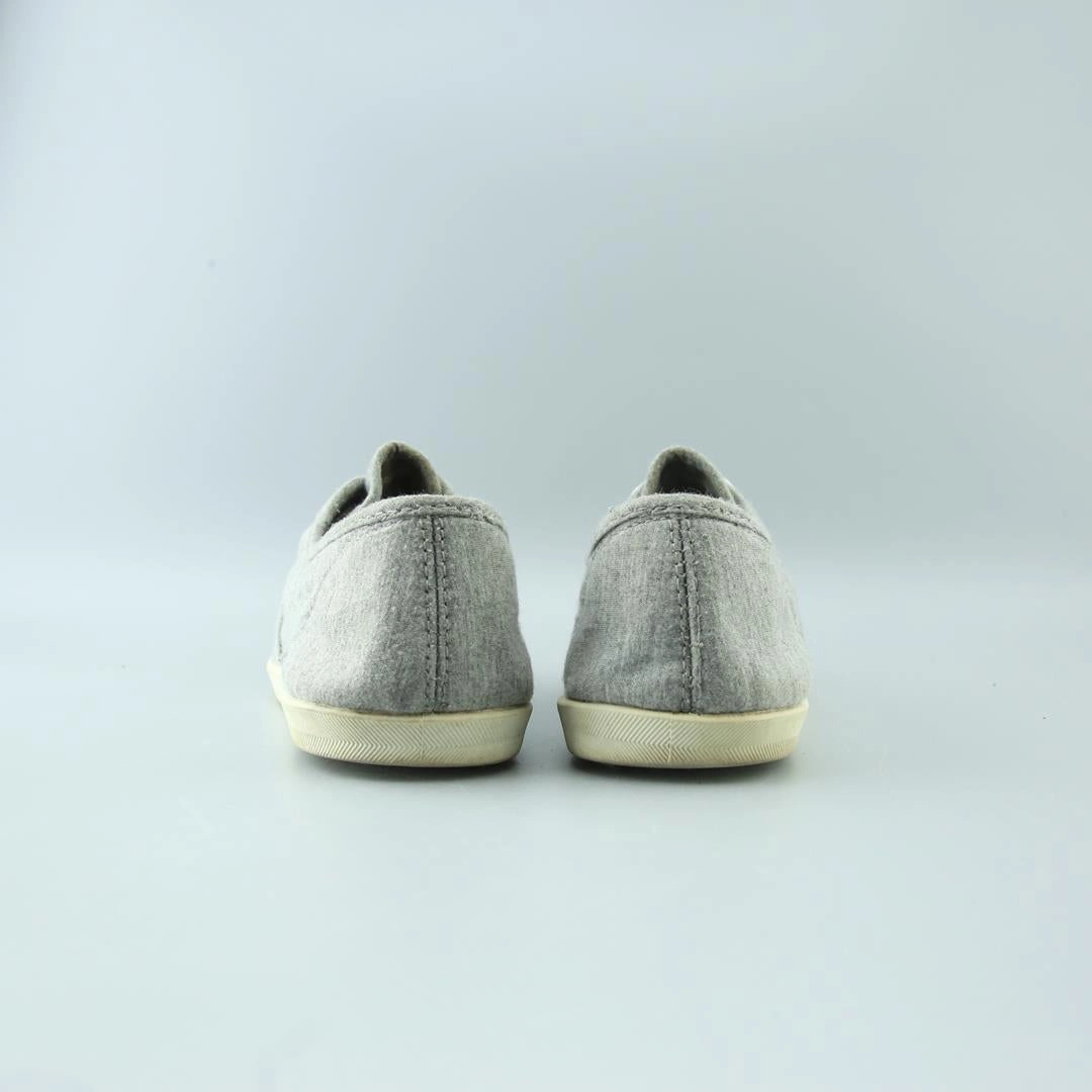 AMERICAN BRAND . classic styled shoe imagery