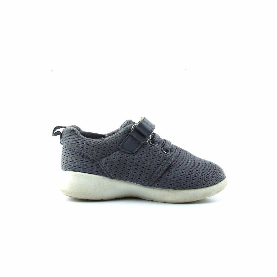 AMERICAN BRAND . classic styled shoe imagery