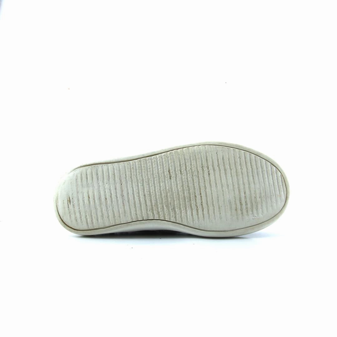 AMERICAN BRAND . classic styled shoe imagery