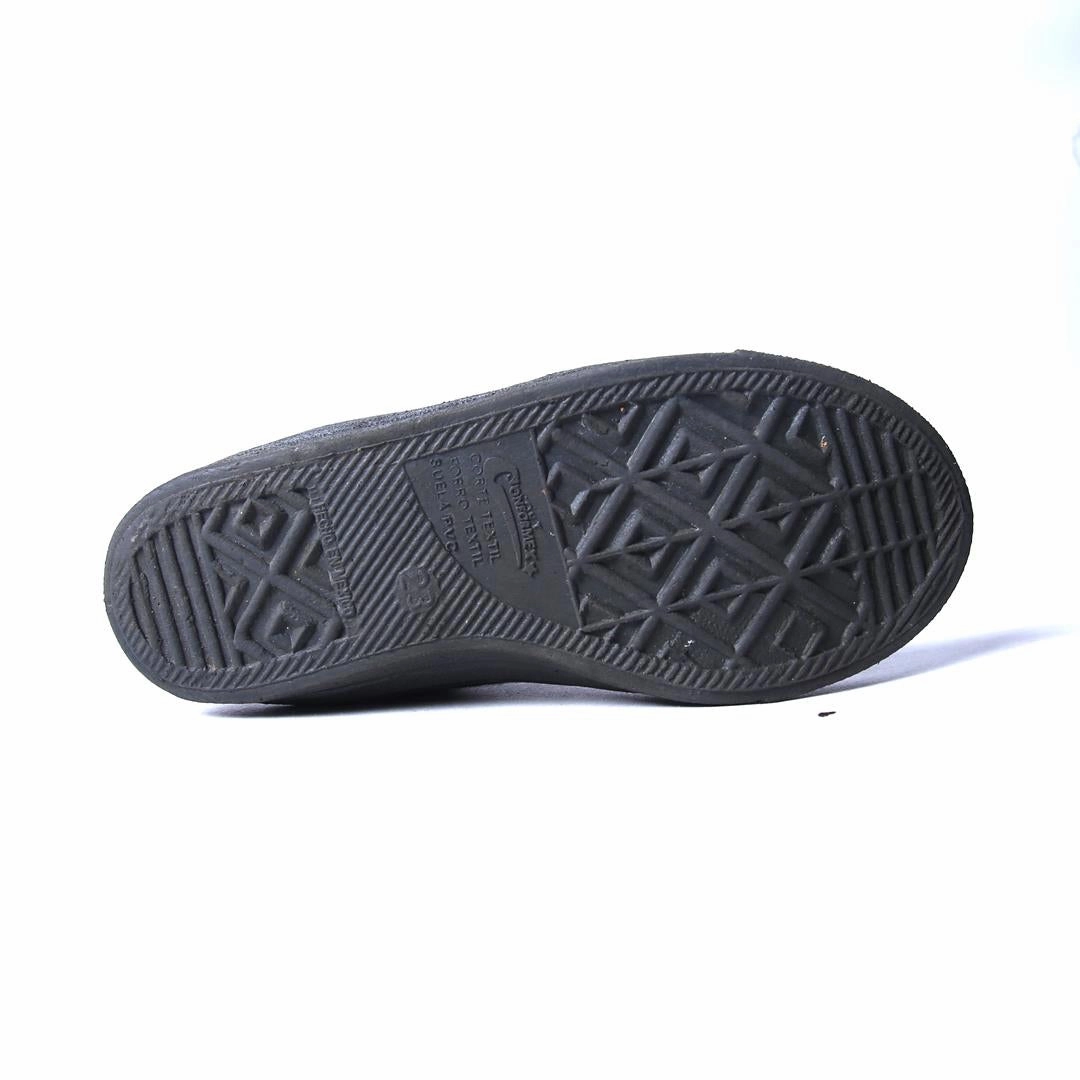 AMERICAN BRAND . classic styled shoe imagery