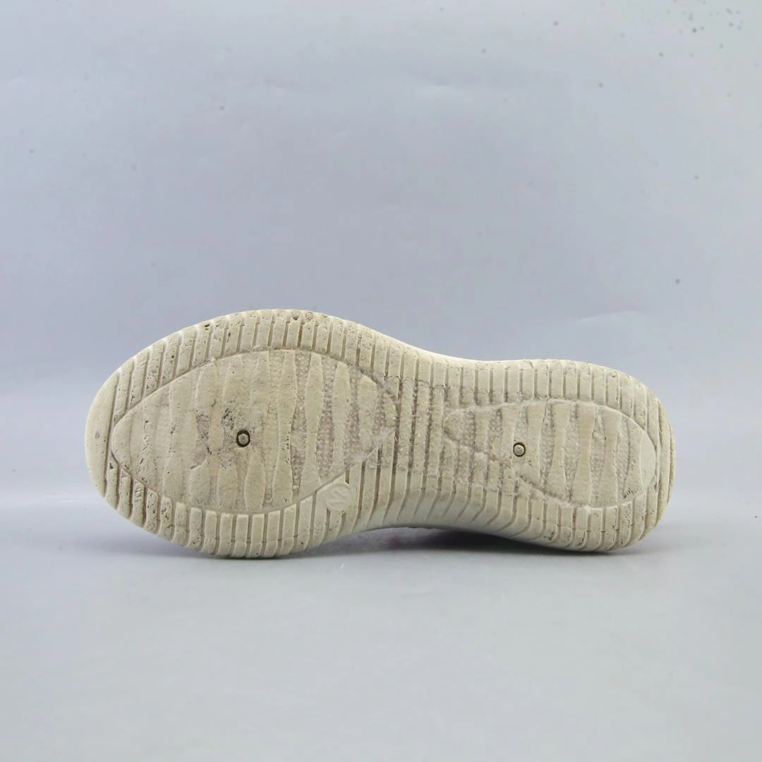 AMERICAN BRAND . classic styled shoe imagery