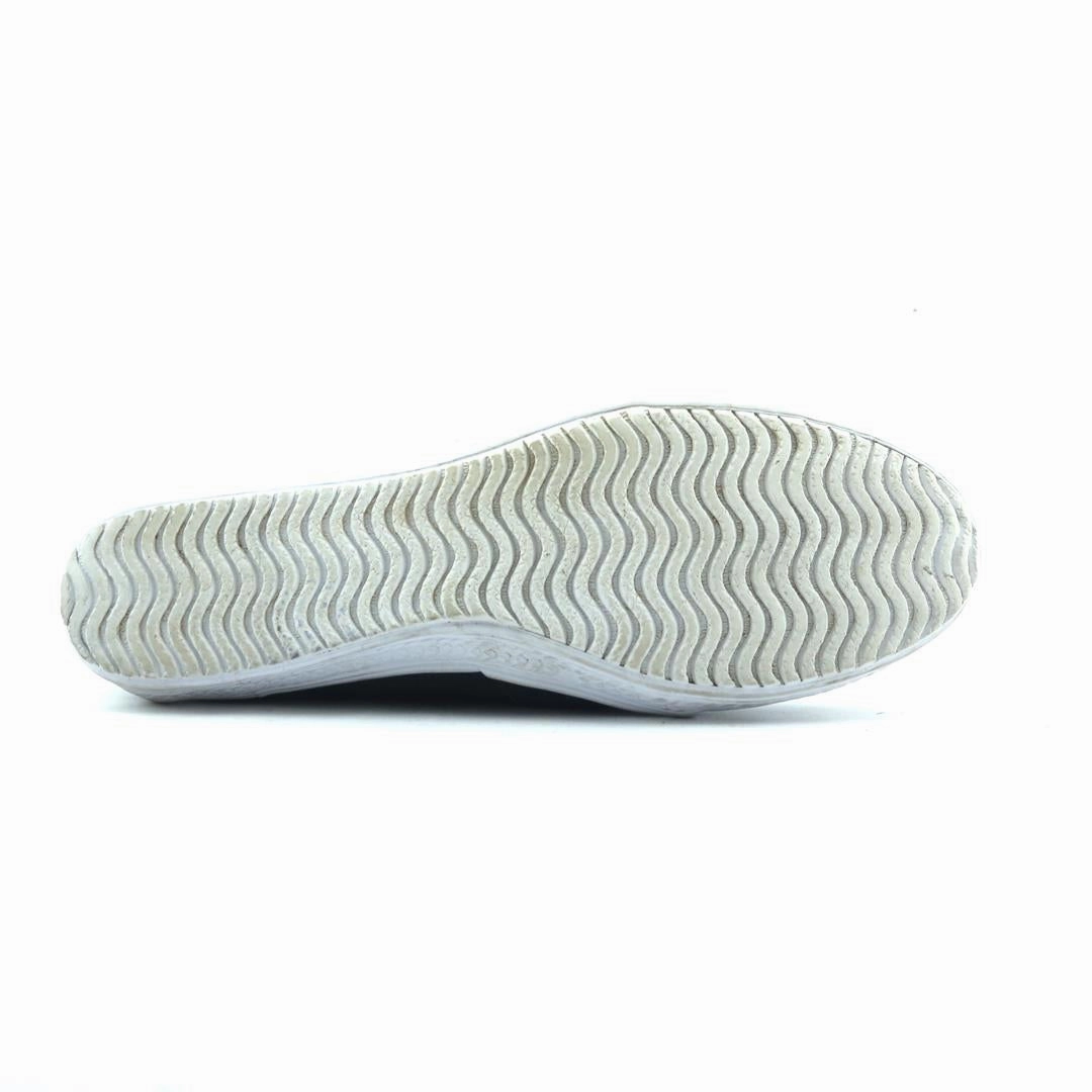 AMERICAN BRAND . classic styled shoe imagery