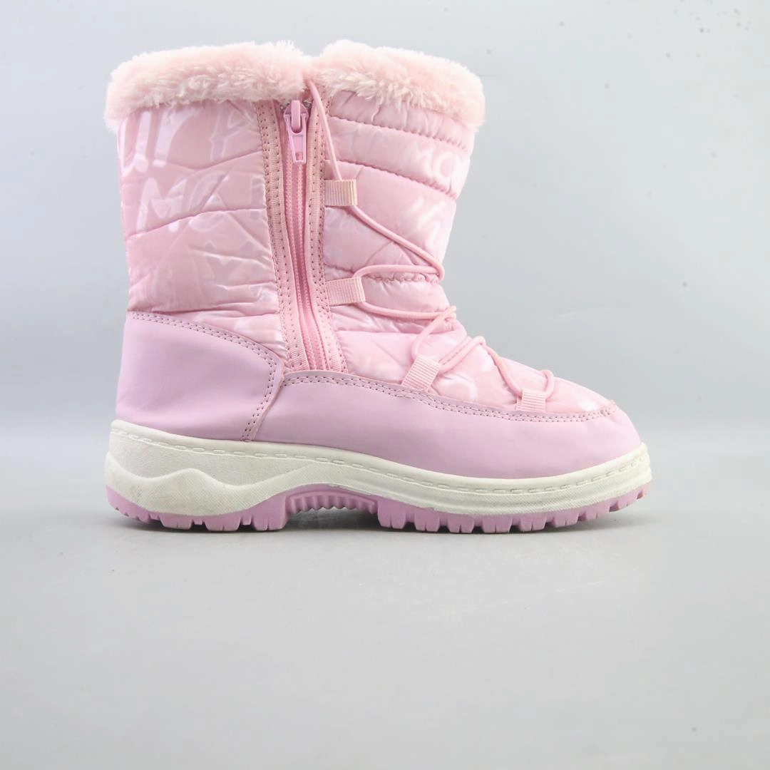 AMERICAN BRAND . classic styled shoe imagery