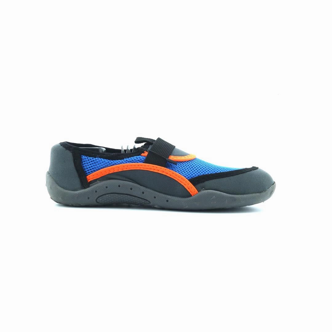 AMERICAN BRAND . classic styled shoe imagery