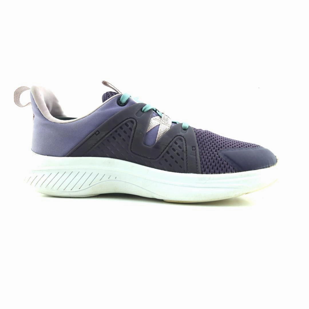 AMERICAN BRAND . classic styled shoe imagery