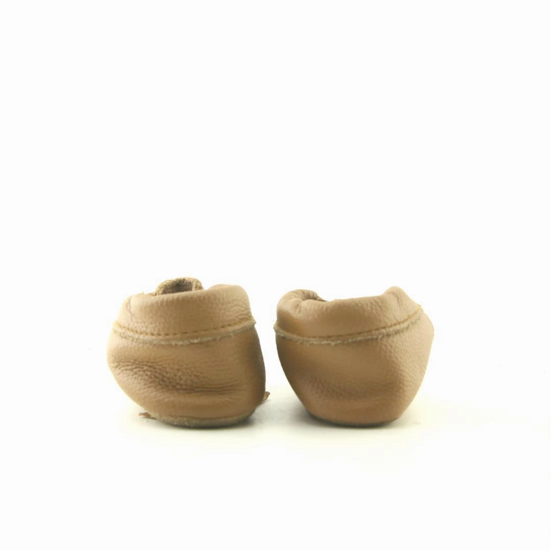 AMERICAN BRAND . classic styled shoe imagery