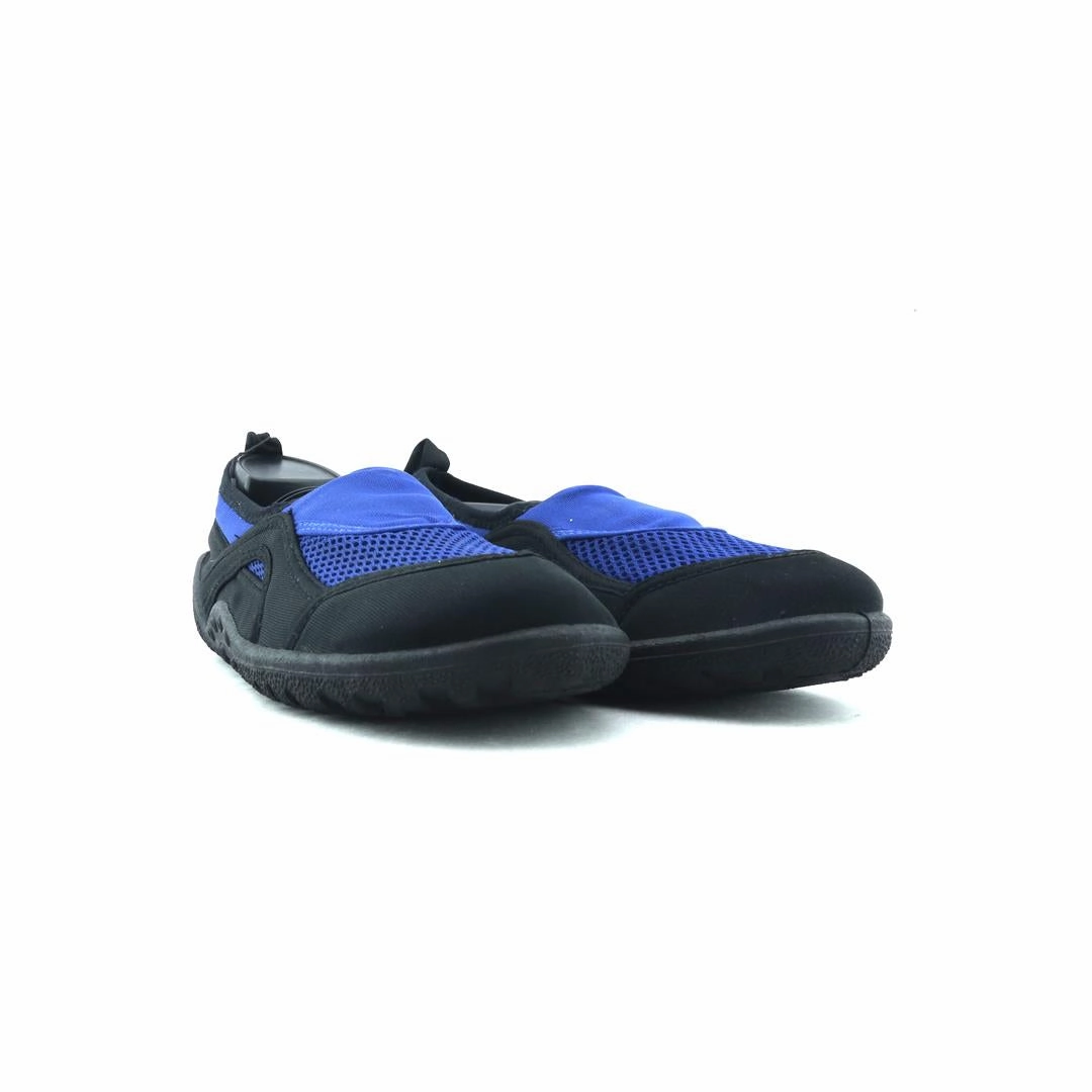 AMERICAN BRAND . classic styled shoe imagery
