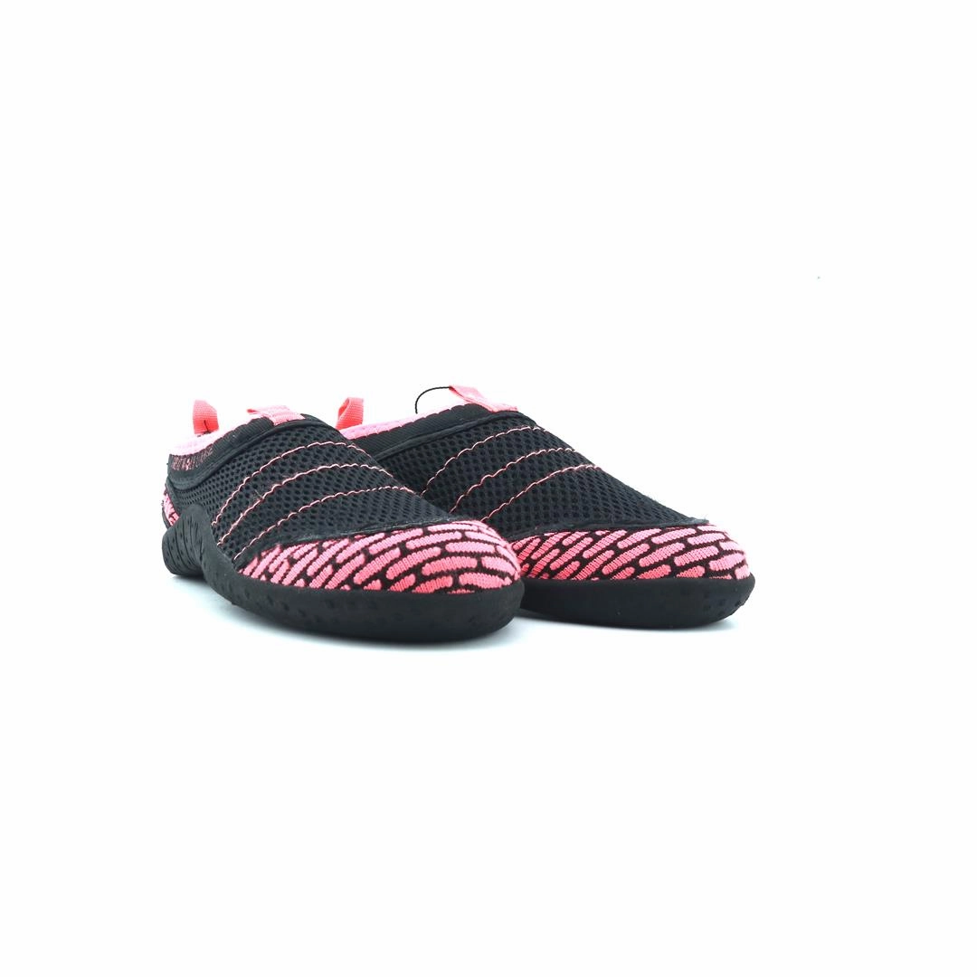 AMERICAN BRAND . classic styled shoe imagery