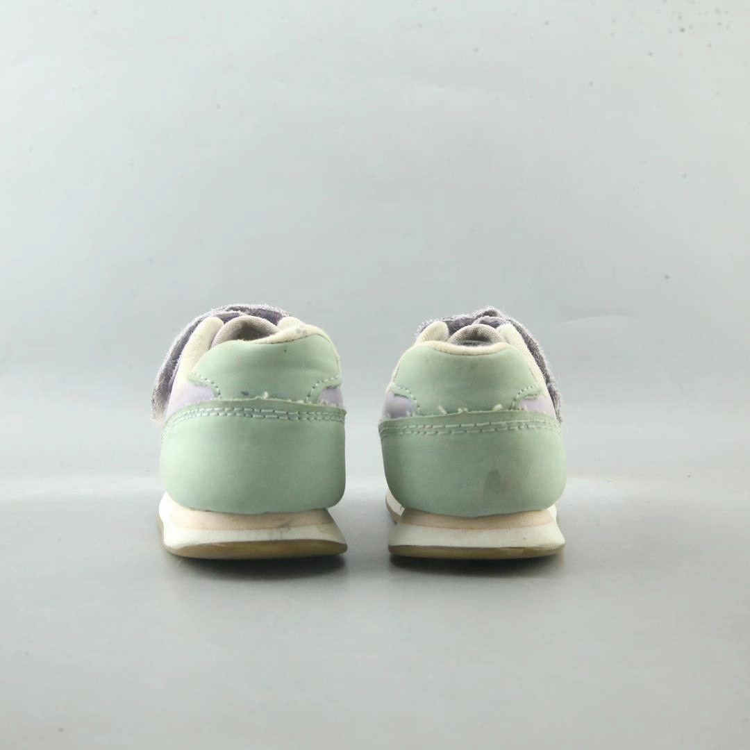 AMERICAN BRAND , classic styled shoe imagery